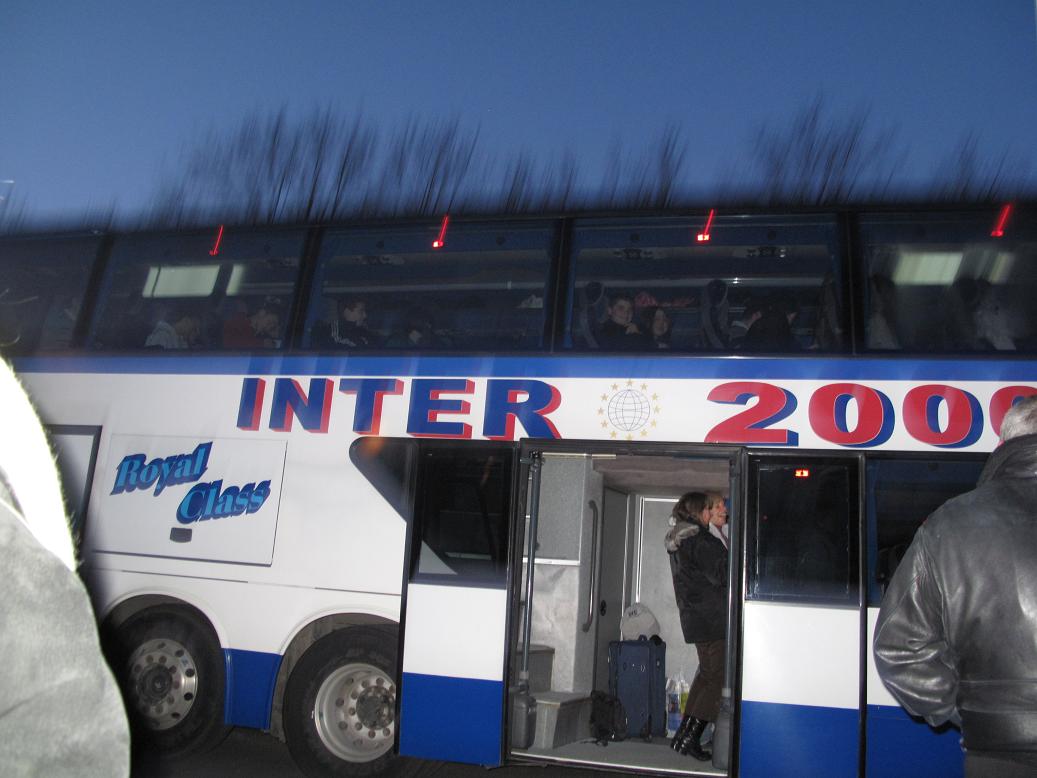 Le car va s'élancer dans quelques instants !